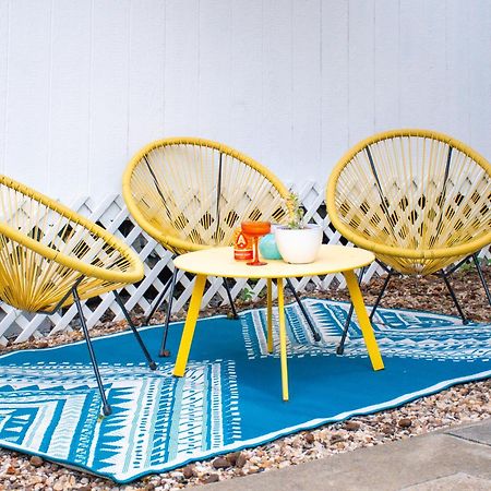 Stylish, Artsy Bungalow Central Eastside Austin Exterior foto
